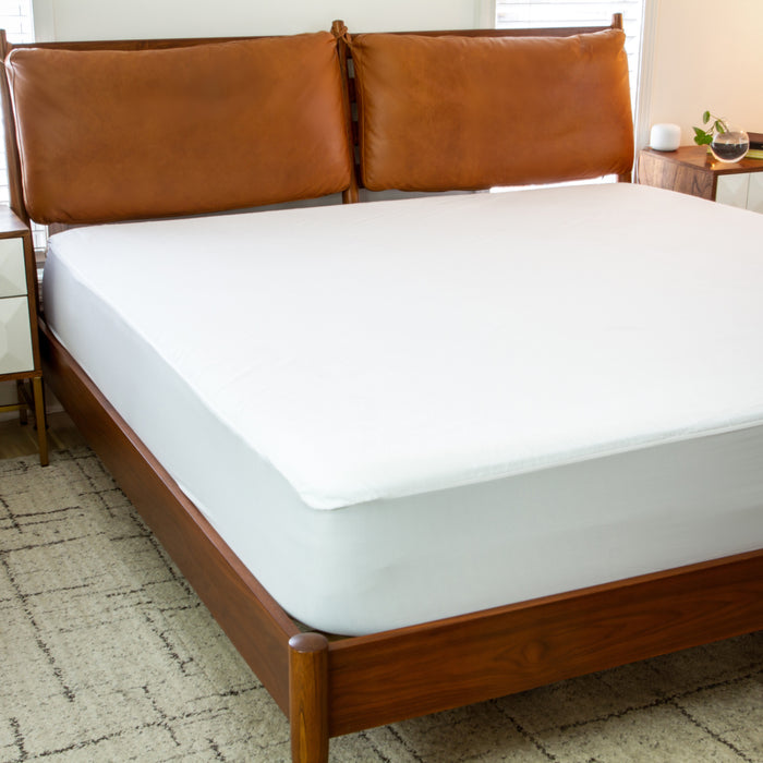 Smooth Fabric Waterproof And Hypoallergenic Mattress Protector
